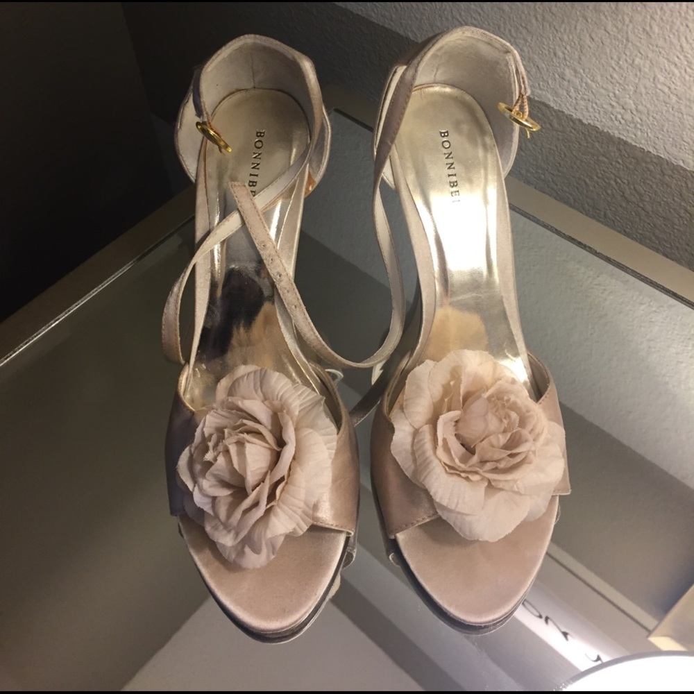 Nude Heel with Flower