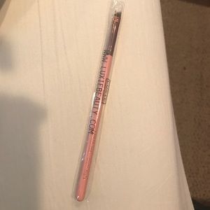 Luxie small angle brush