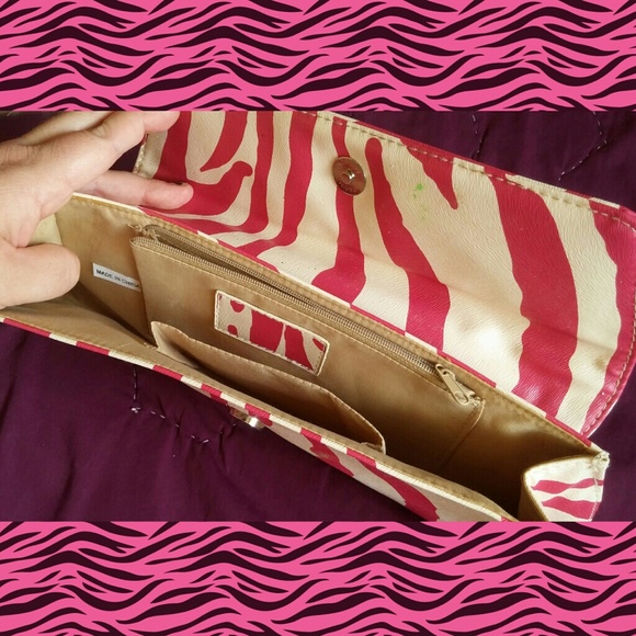 Free in 3+ Bundle Pink and White Zebra Clutch - Picture 6 of 6