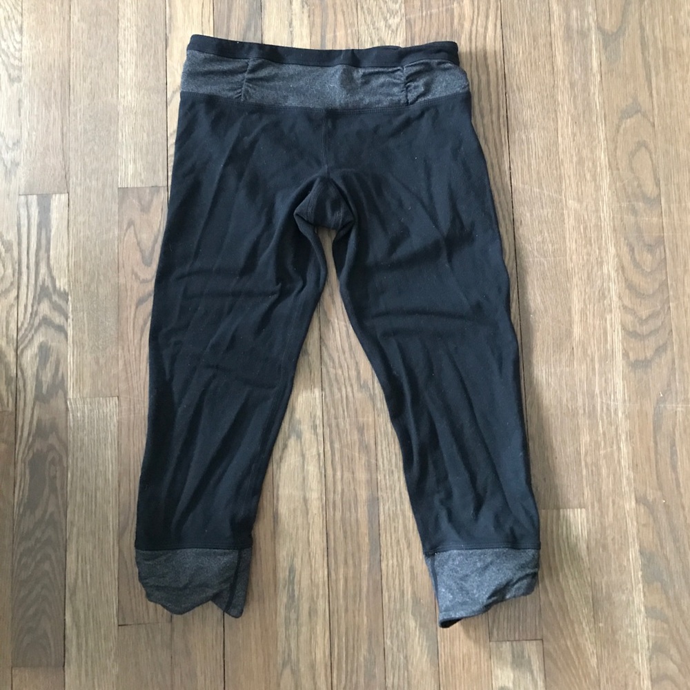 Lululemon crop pant black and grey Sz 4