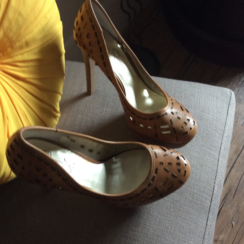 Jessica Simpson studded pump