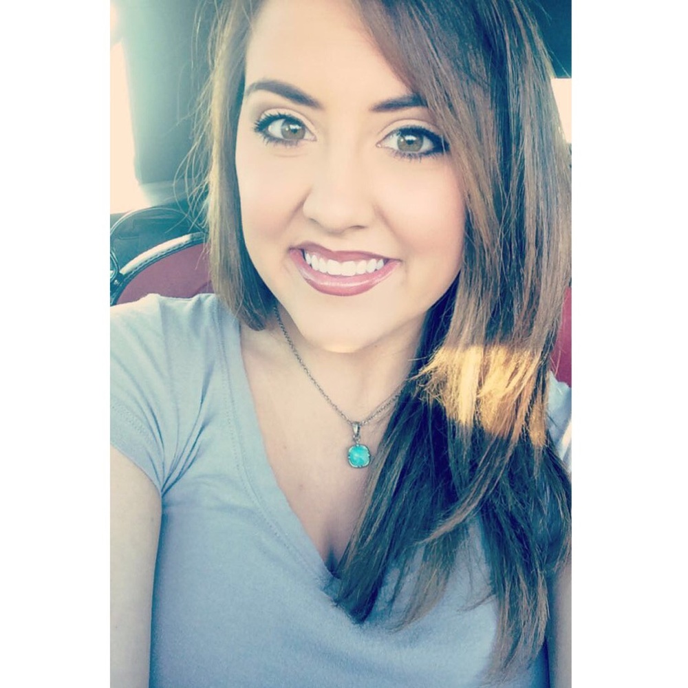 Meet your Posher, Cayla