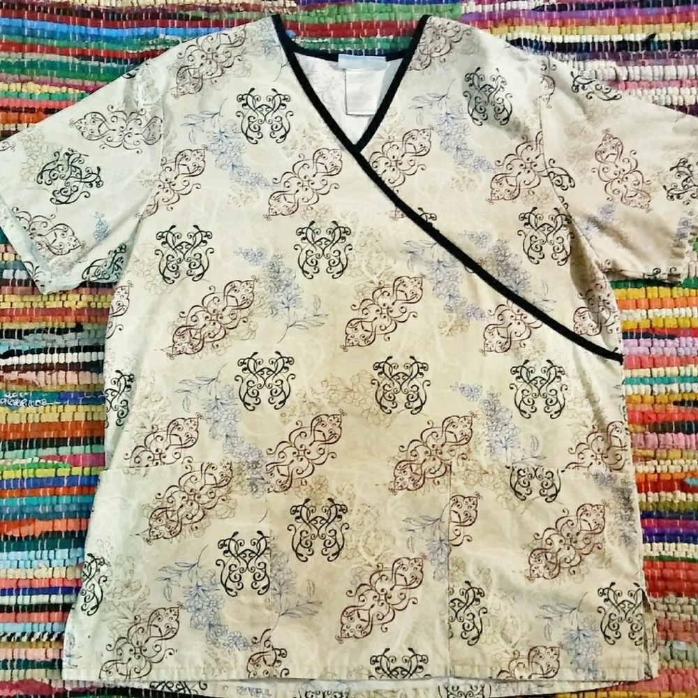 Ladie's Scrub Top