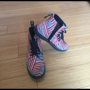 Dr. Martens Marley girls boots