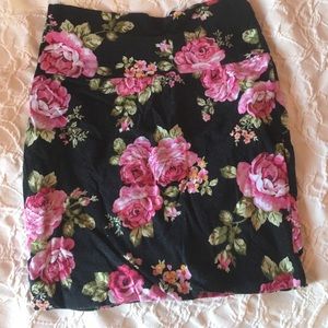Floral printed bodycon mini skirt