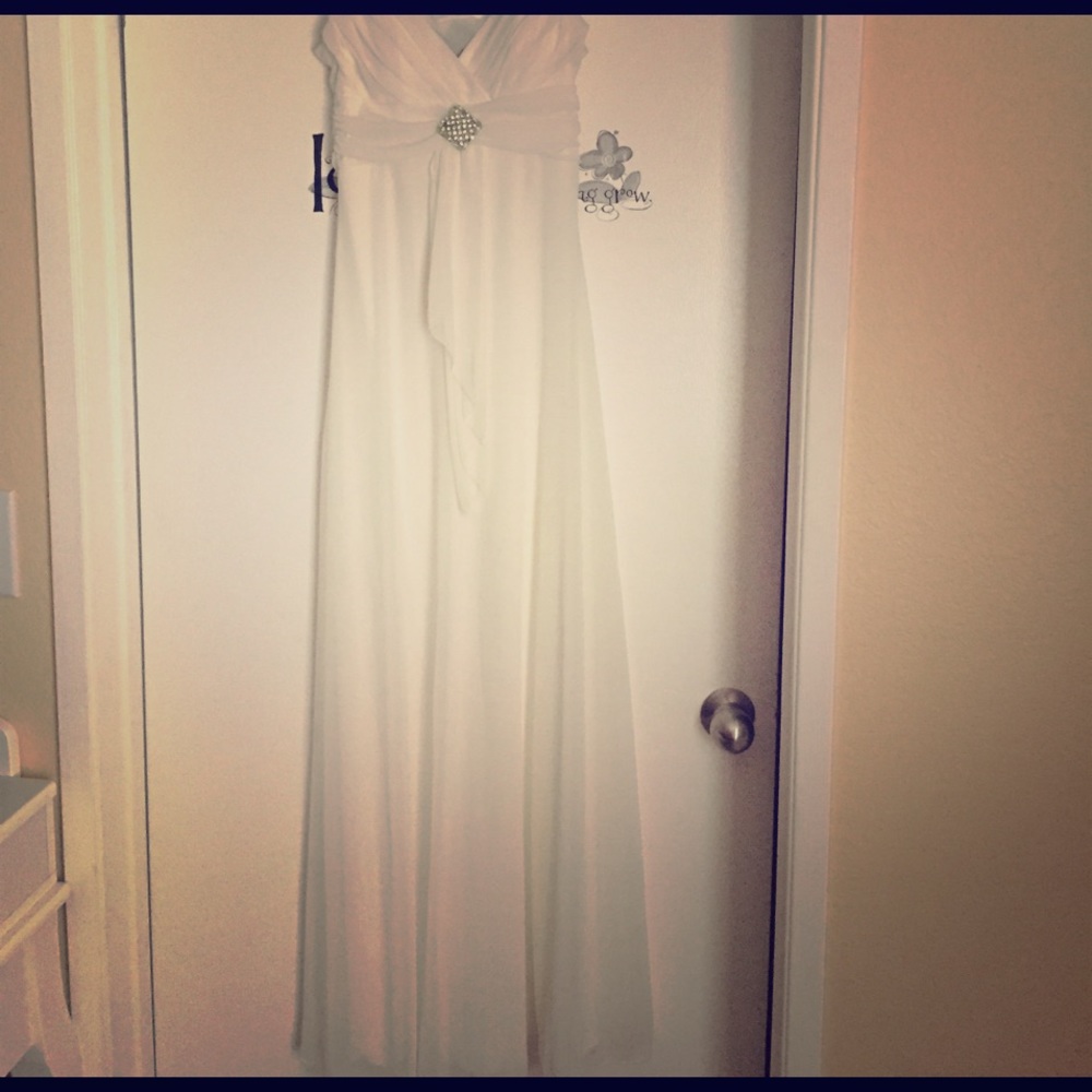 White maxi dress