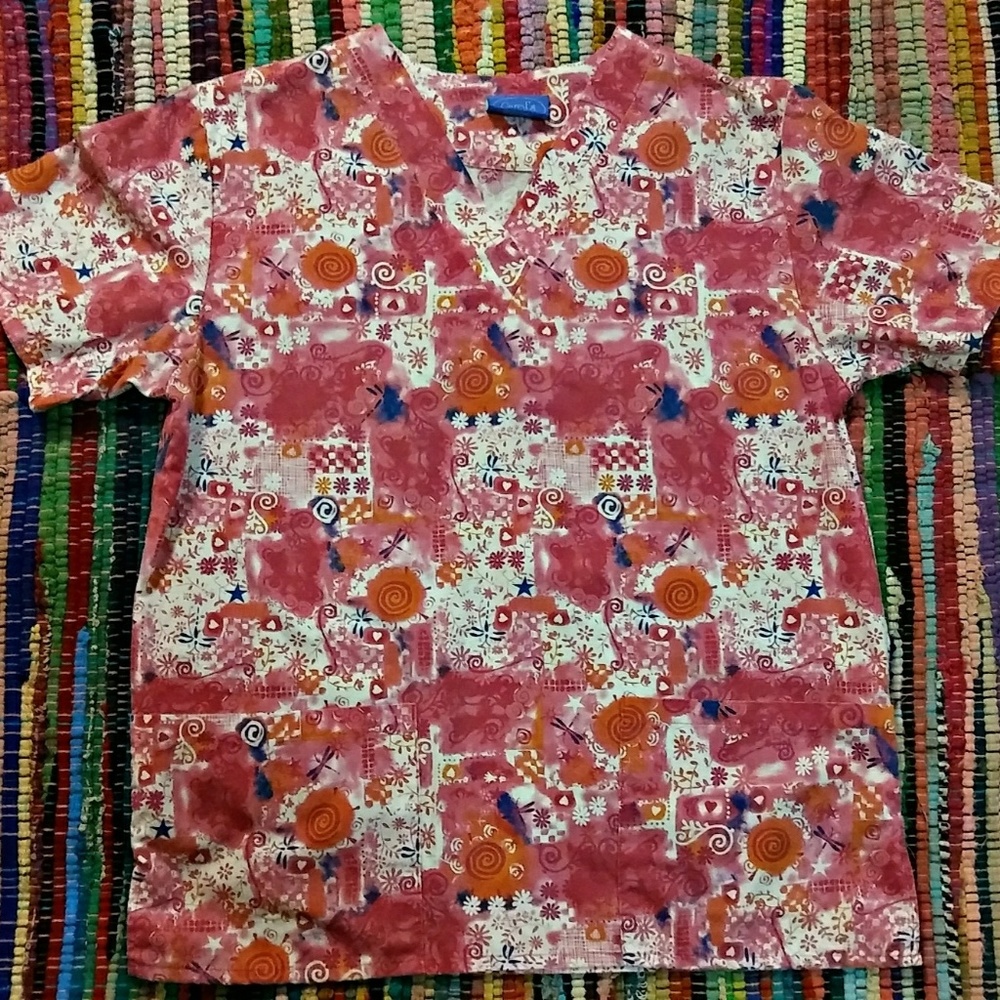 Ladie's Scrub Top.