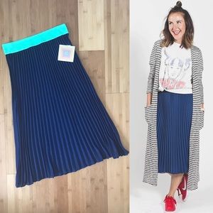 ✨SALE✨ Lularoe Jill pleated skirt XS