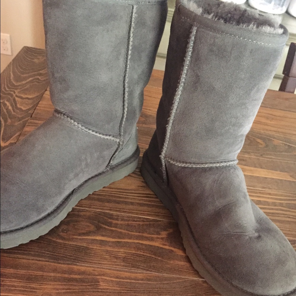 Grey UGG boots!!! Great condition!