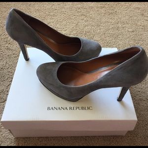 Banana Republic Grey Heels