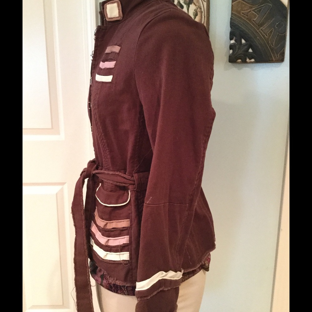 Hazel Small Jacket - Picture 3 of 8