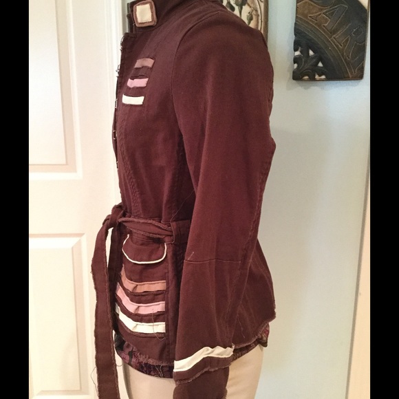 Hazel Small Jacket - Picture 3 of 8