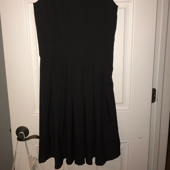 Black dress - Picture 2 of 3