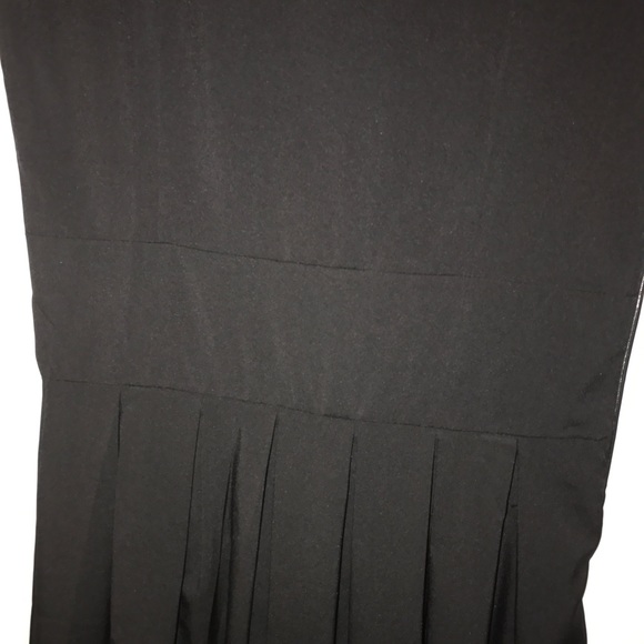 Black dress - Picture 3 of 3