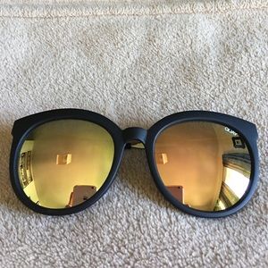 Quay Chrisspy Pink Mirrored Glasses