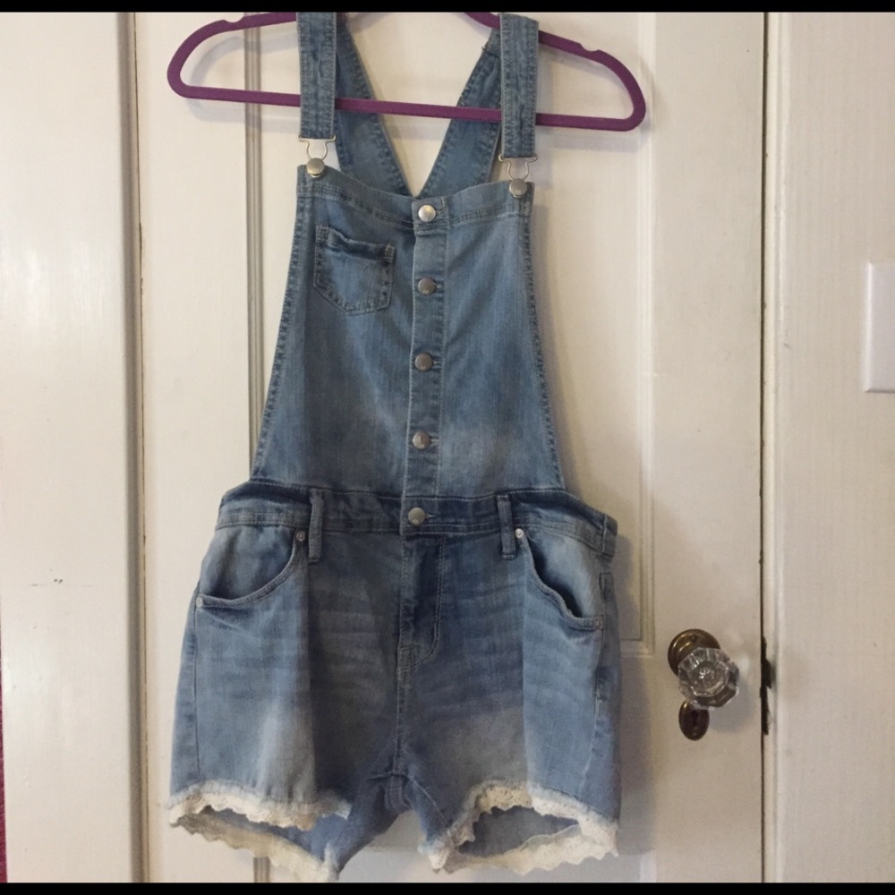Denim Overalls w/ Lace Lightwash
