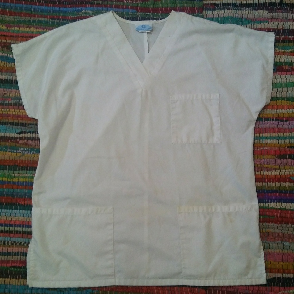 Ladie's Scrub Top.
