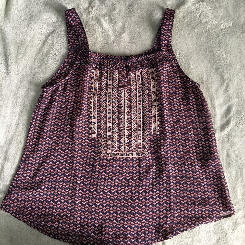 Blue flowy tank w red flowers-small