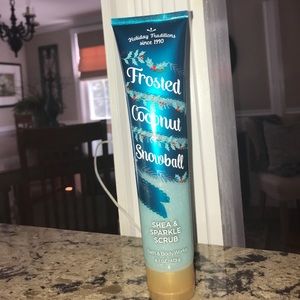 Frosted coconut snowball shea & sparkle scrub