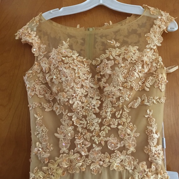 Ball gown - Picture 2 of 7