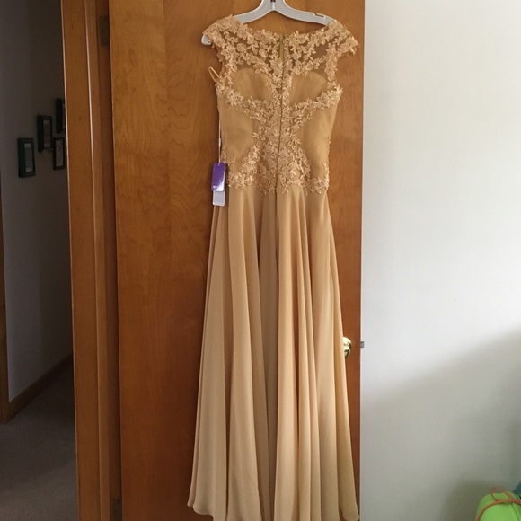 Ball gown - Picture 4 of 7