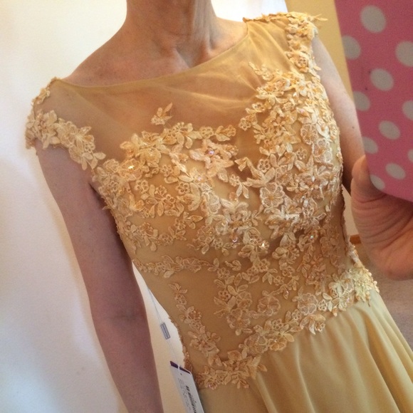 Ball gown - Picture 6 of 7