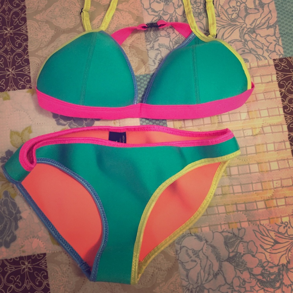 BRAND NEW trinagl swim suit!