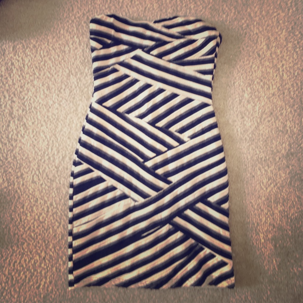 Mini bodycon strapless dress