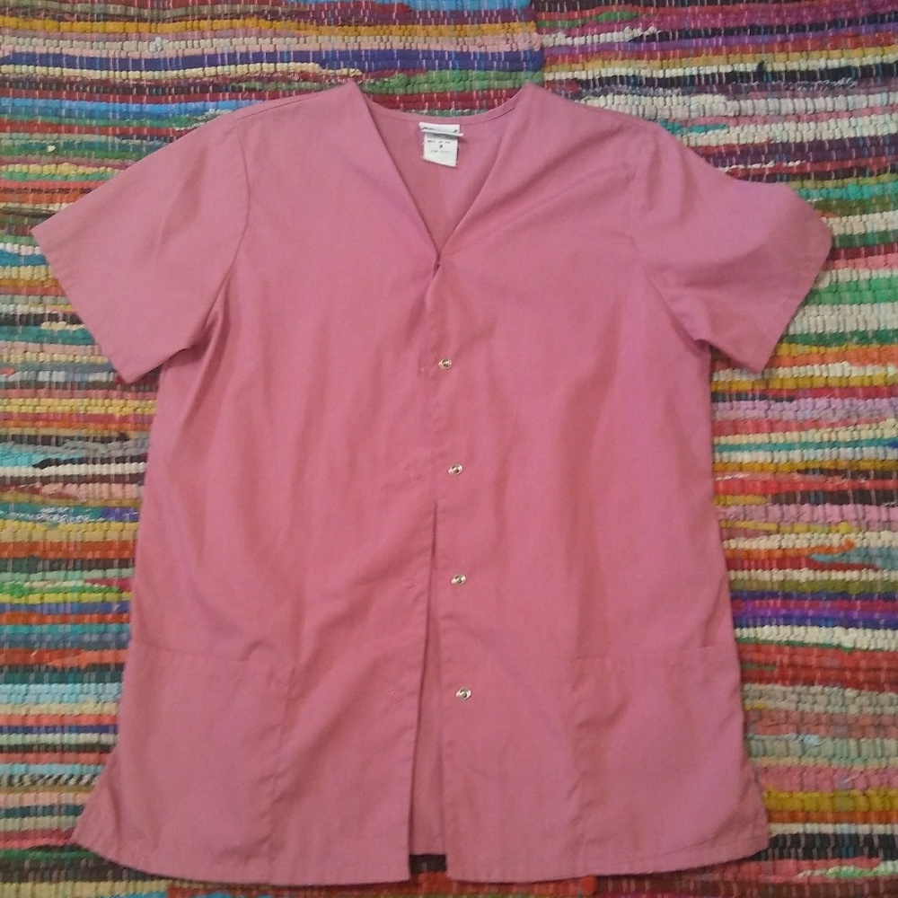 Ladie's Scrub Top.