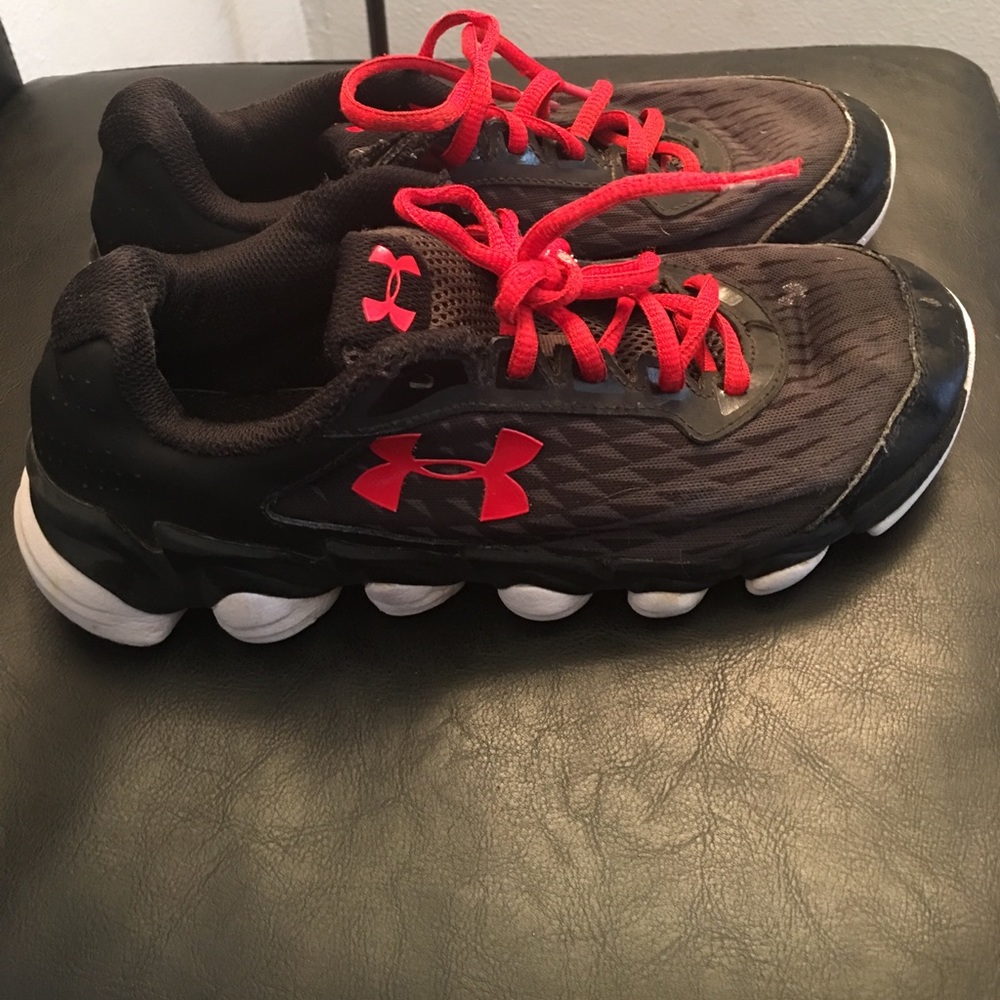 Under Armour Sneakers