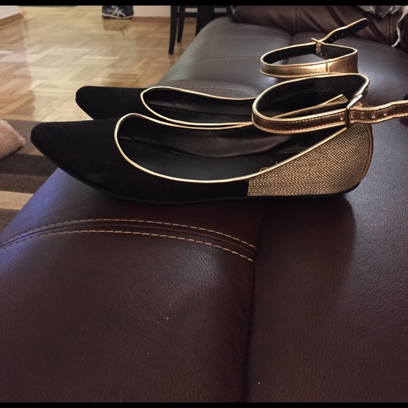 BCBG two tones pointed flat - Picture 4 of 4