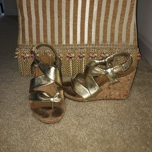 Gianni Bini Sand Gold Wedges