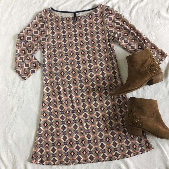 Viereck Dresses & Skirts - 🆕Viereck geometric boho 3/4 sleeve shift dress