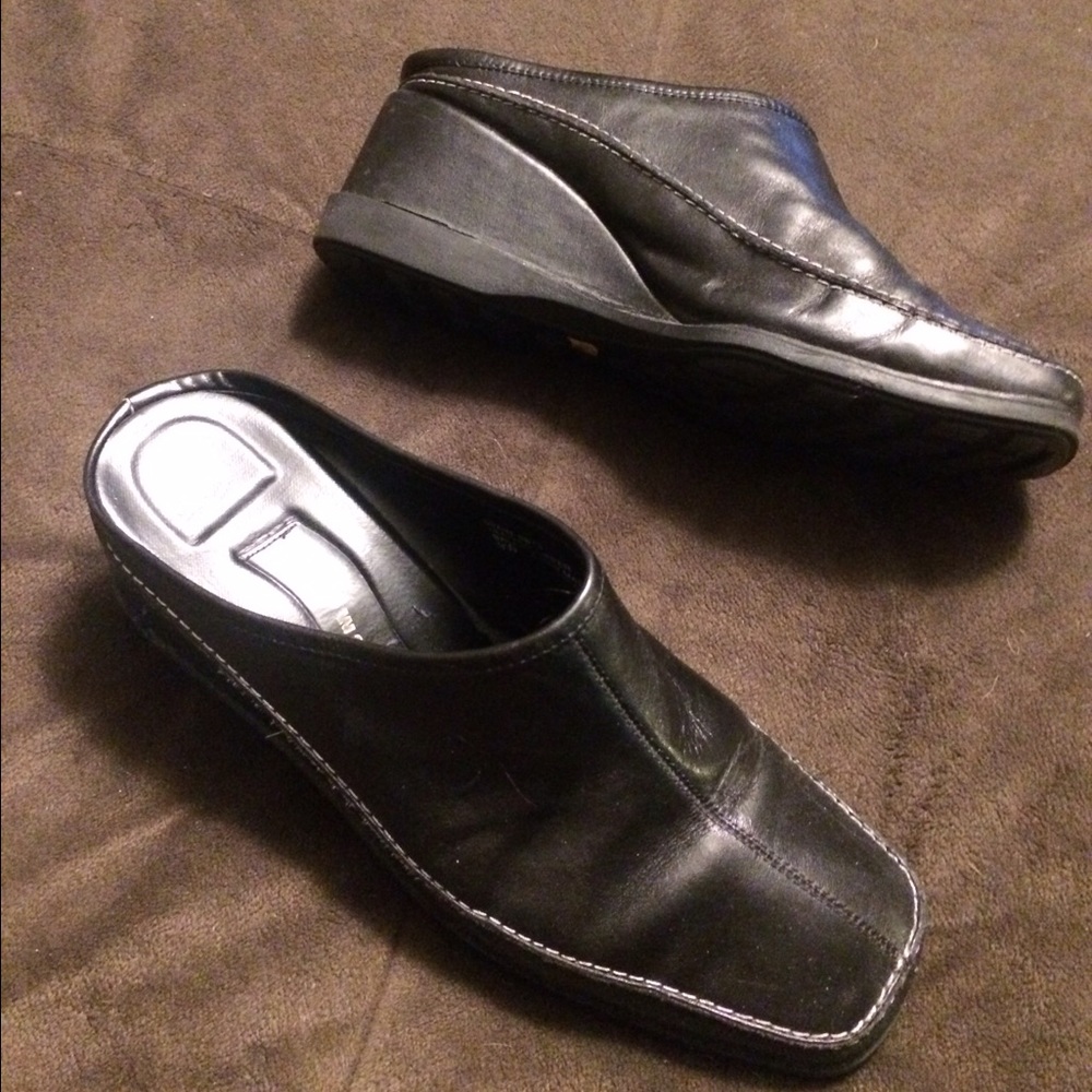 Black Leather 9W Wedge Shoes. Must be Bundled