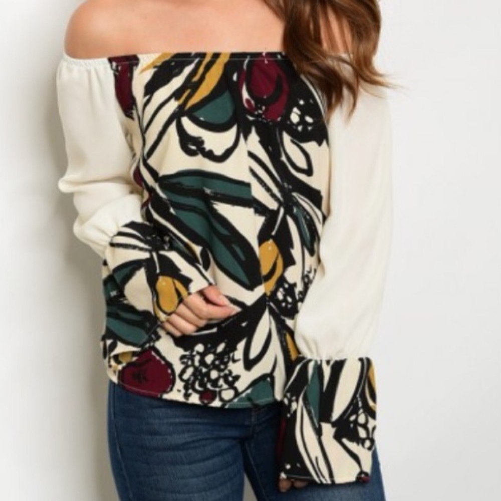 🇺🇸Only 2 left🔥beautiful floral bell sleeve top
