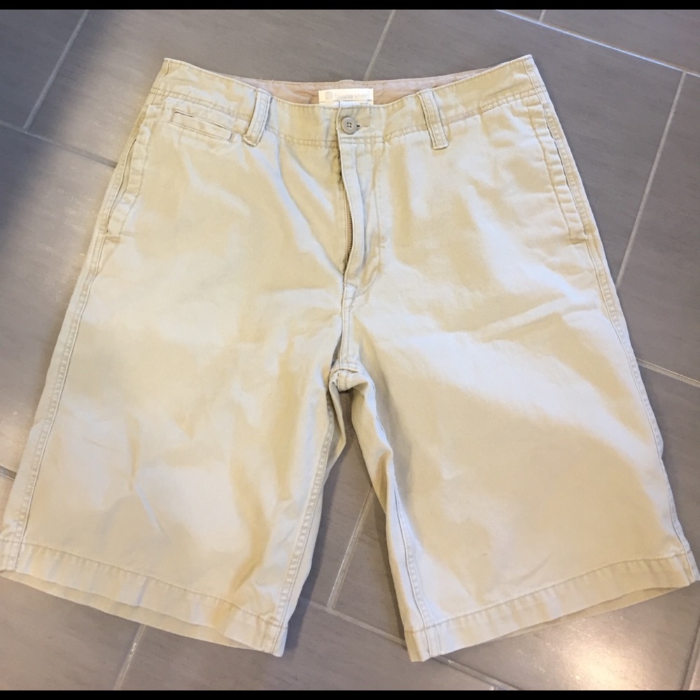 Men's khaki shorts