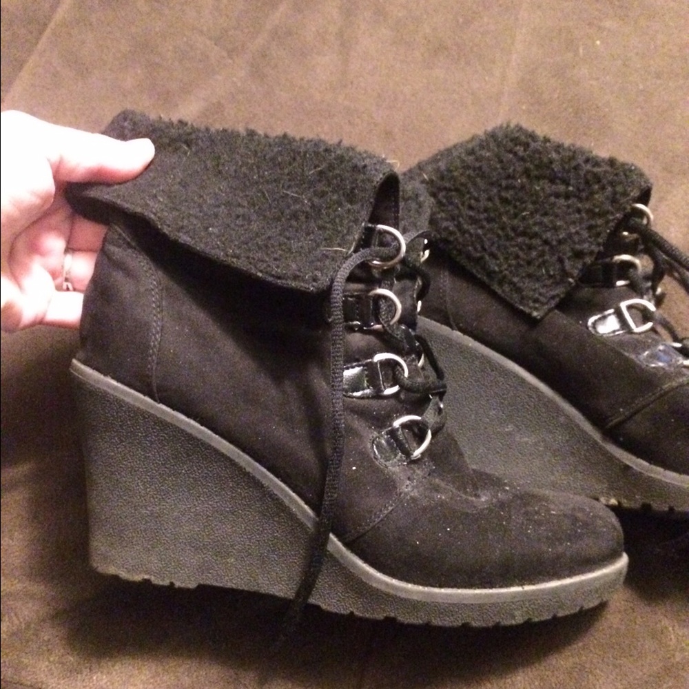 Black 9 1/2 Wedge Bootie. Must Bundle