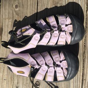 Kids light purple keens size 13