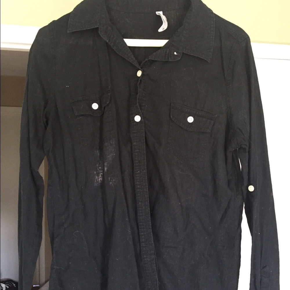 Cute black linen/cotton button up Old Navy shirt.