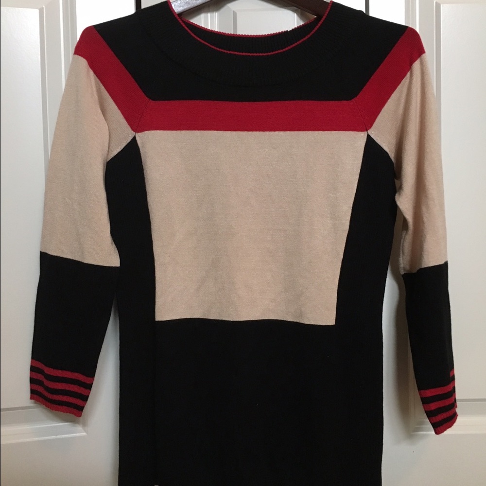 Color block light weight sweater
