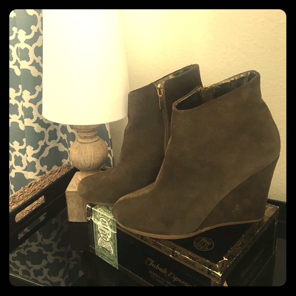 Victoria's Secret Olive Green Wedge Booties, 7.5