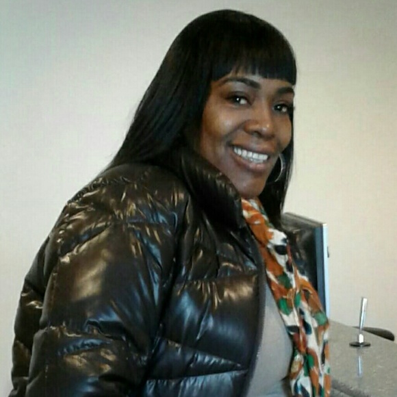 Meet your Posher, Shirene - Picture 1 of 1