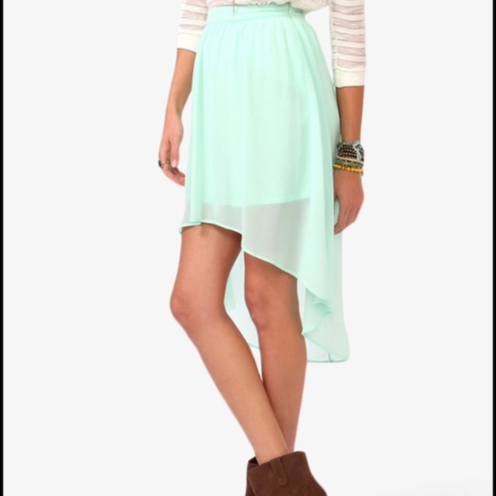 Flowy High low skirt🎀