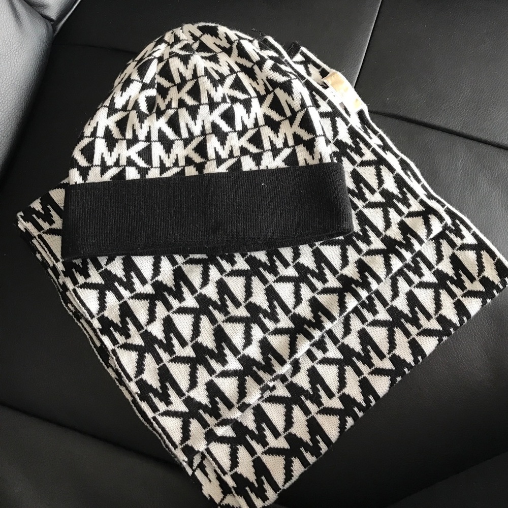 Michael Kors Scarf and Hat set!