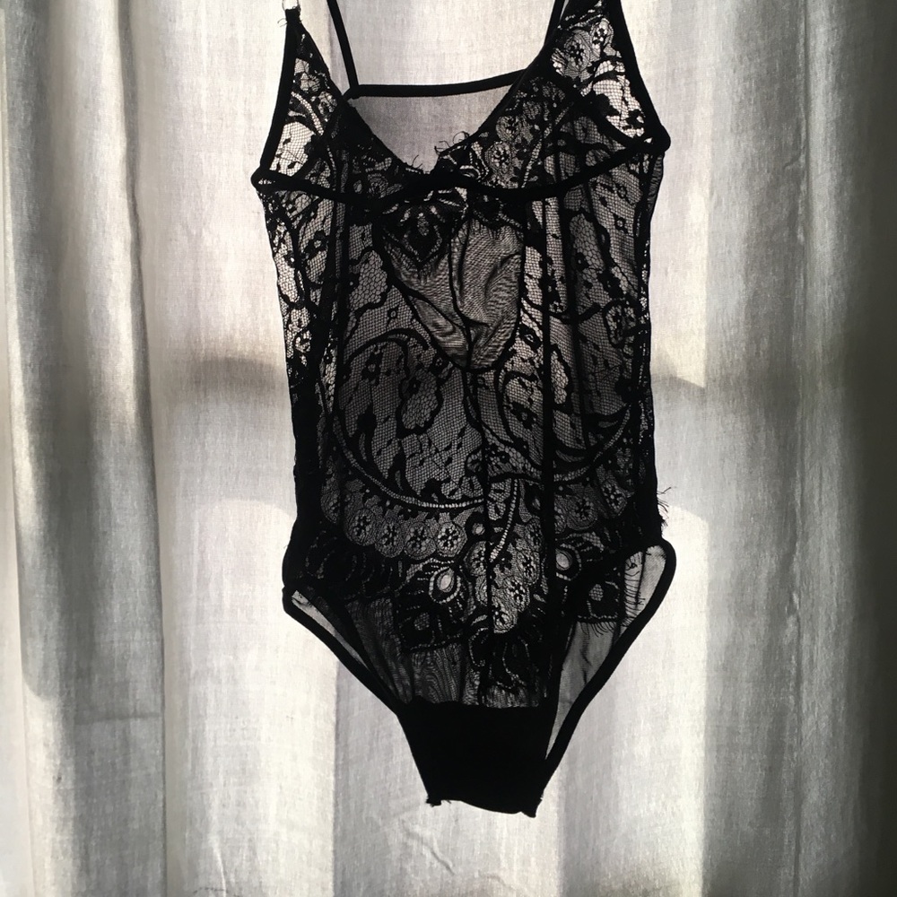 🖤◾️lace detail bodysuit ▪️🖤