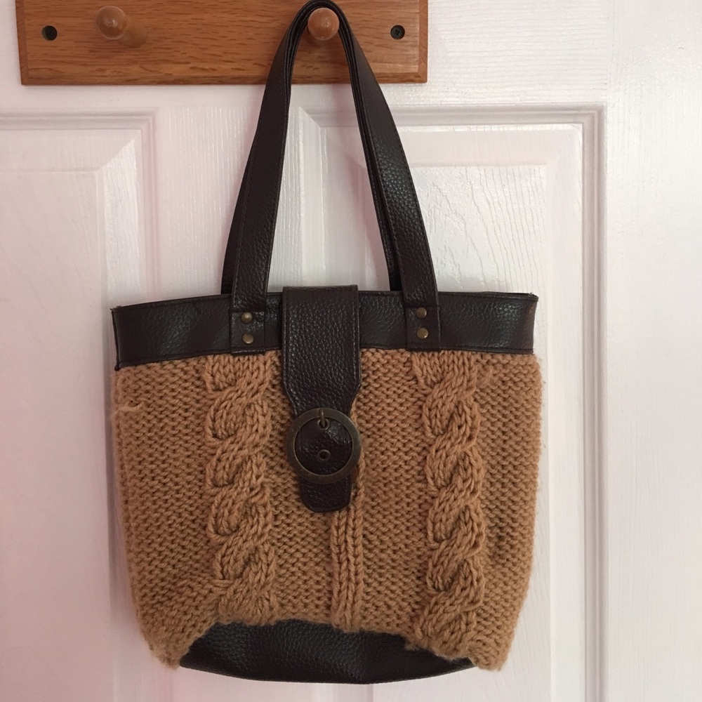 Crochet and brown leather handbag