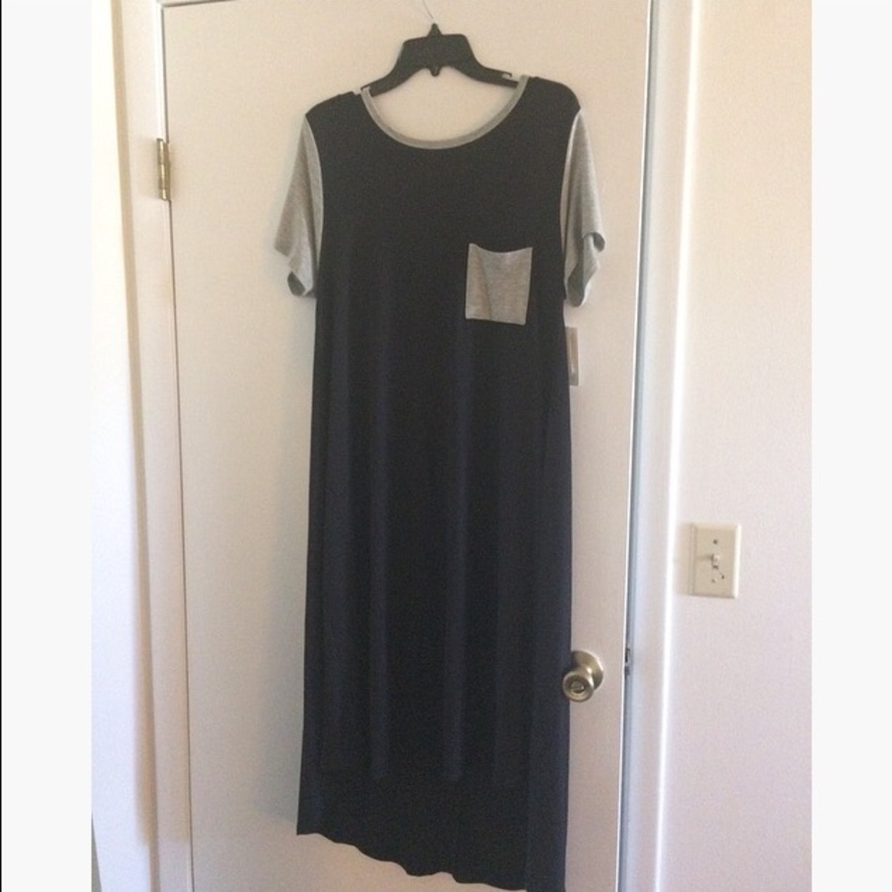 LuLaRoe Carly dress 🖤