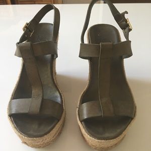 Delman wedges in dark green size 7