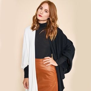 Donni Charm Black and White Wonder Cape