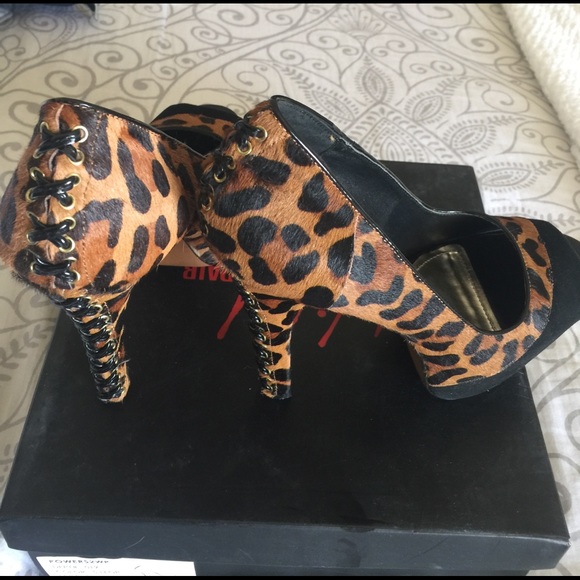Wild Pair leopard print heels - Picture 3 of 5
